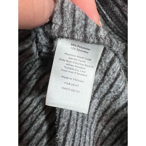 T by Talbots pullover size small - Picture 6 of 8